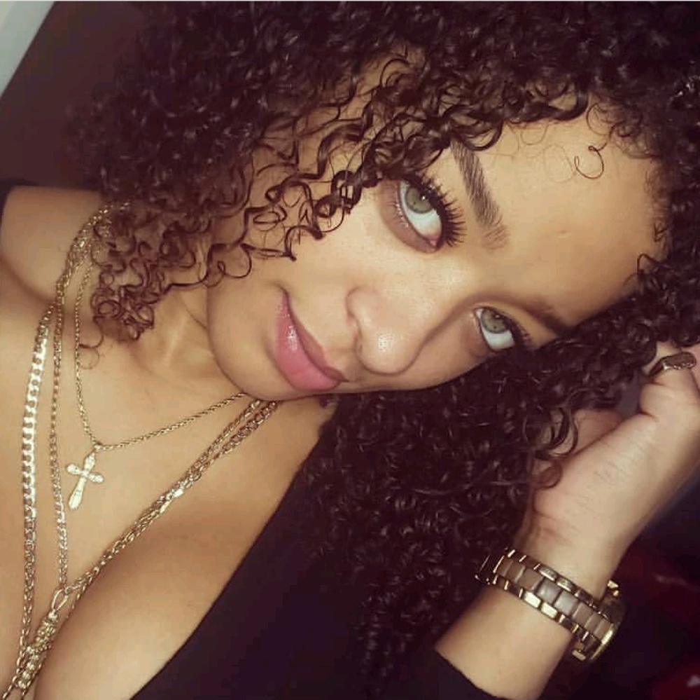 Meet your Posher, Chelsea Taylor